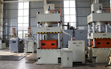 四柱液壓機(jī)（結(jié)構(gòu)、范圍、特點(diǎn)）詳解