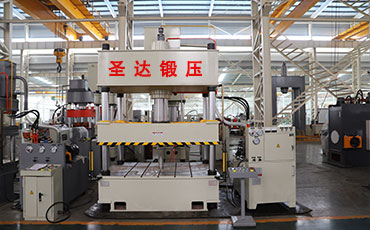 如何選擇定制200噸四柱液壓機(jī)？